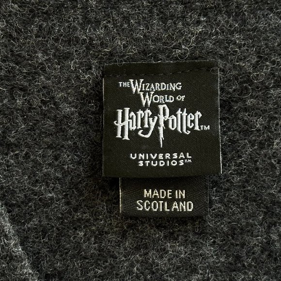 Harry Potter Gryffindor™ XS Youth Lambswool Sweater Uniform Made in Scotland EUC - Picture 3 of 14